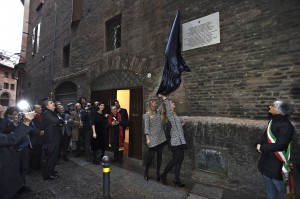 Maserati_dedica della targa commemorativa 100 anni_Via Pepoli 1A_Bologna